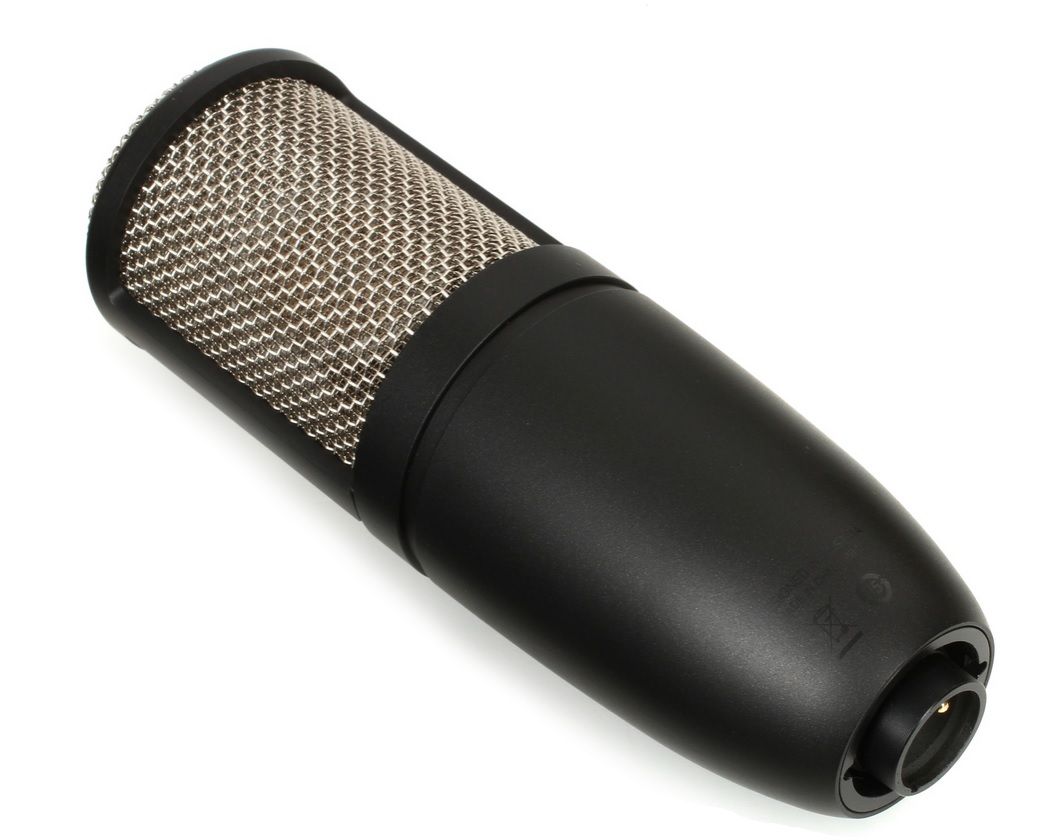 AKG P 220 mikrofon pojemnościowy XLR kosz walizka